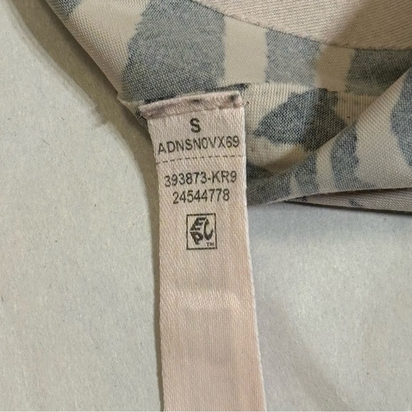 2/$30 Victoria’s Secret Seamless Non-Padded Bralette Zebra Print Pull-on Size S - Picture 4 of 5